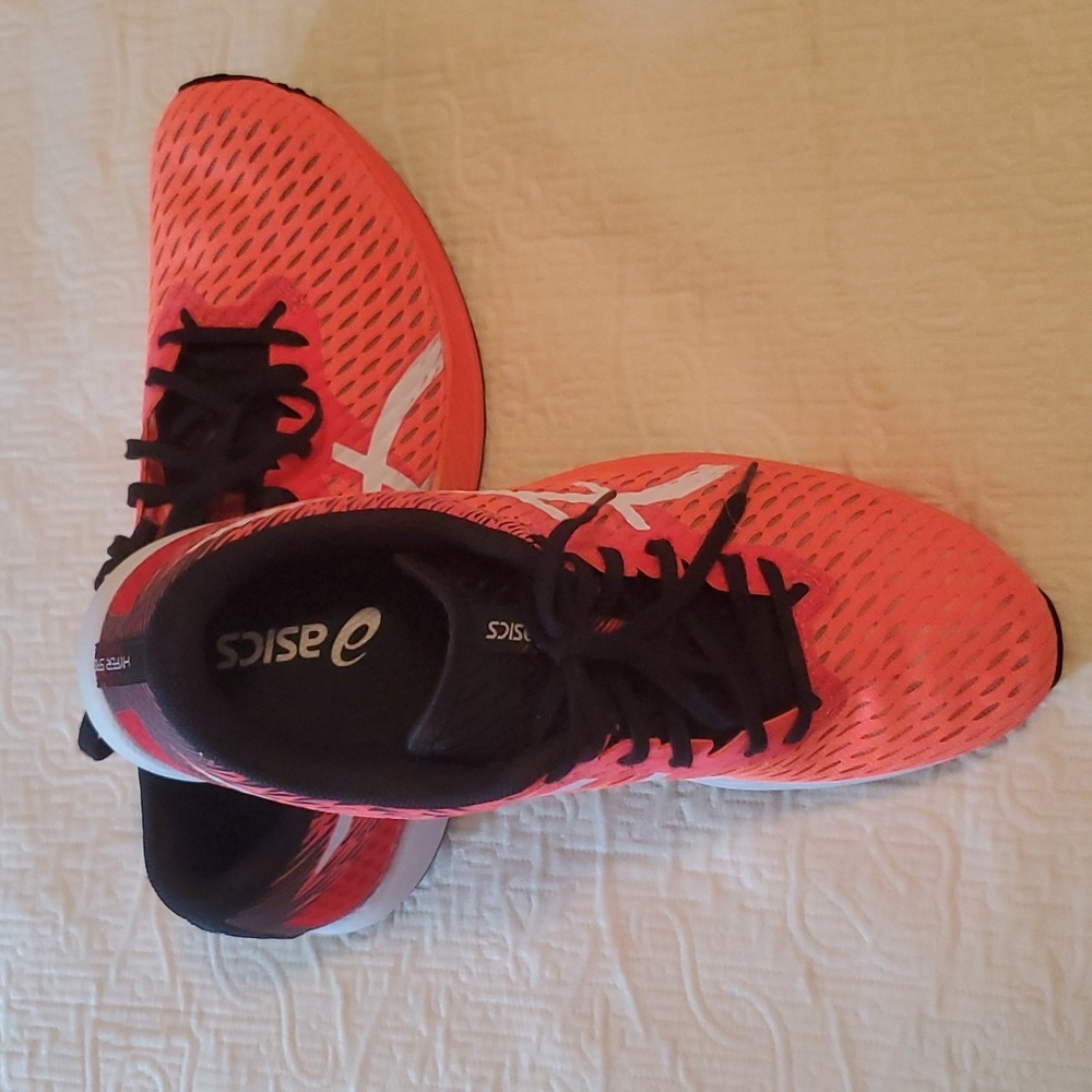 Ladies Asics Hyper Speed size 10